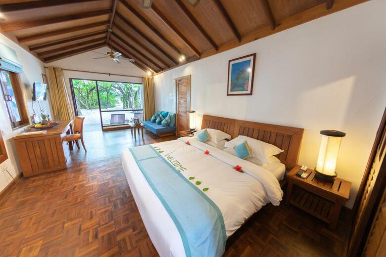 Hotel Reethi Beach Resort