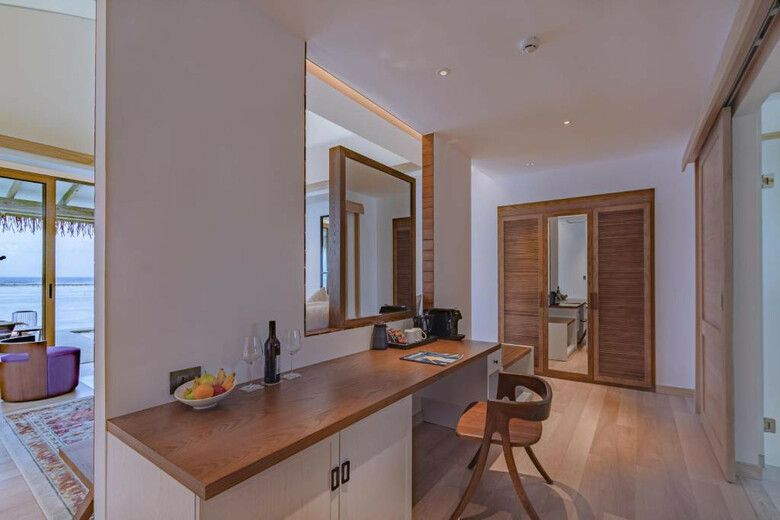 Hotel Cinnamon Hakuraa Huraa Maldives