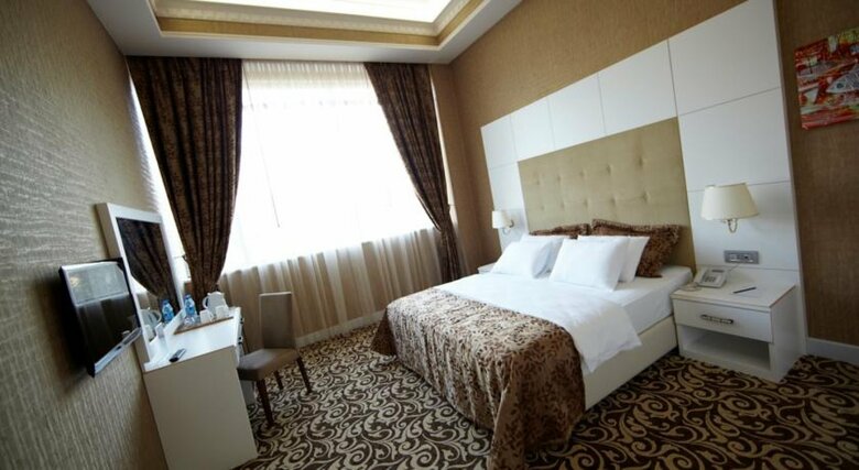 Divan Express Baku Hotel