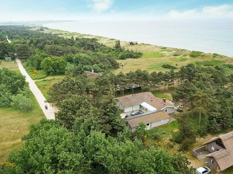 Six-bedroom Holiday Home In Humble