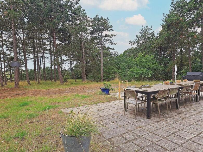 Six-bedroom Holiday Home In Humble