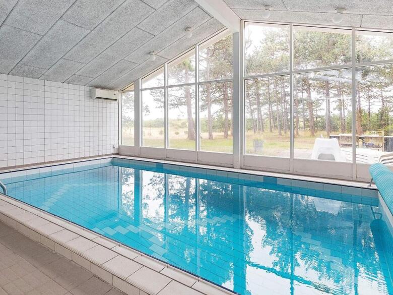 Six-bedroom Holiday Home In Humble