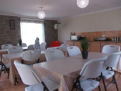 Hostal All Are Welcome Guest House