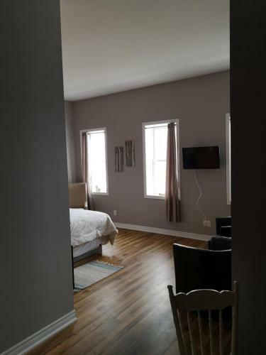 Apartamento Canalside Restaurant, Inn & Kitchen Store