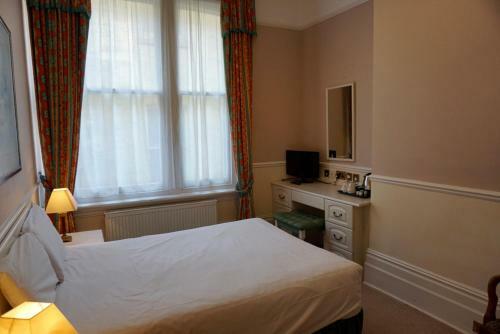 Albany Hotel