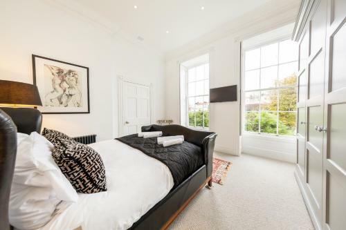 Luxurious Royal York Crescent Apartment