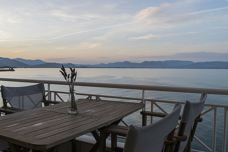 Meli Apartments & Villas