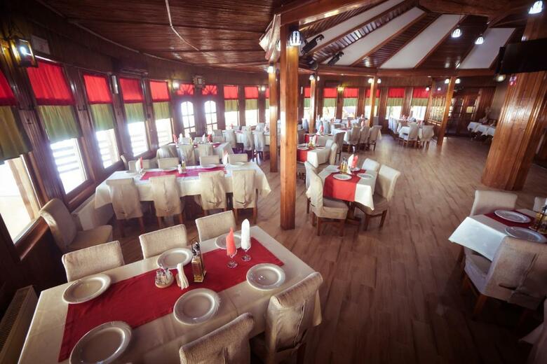 Insula Hotel