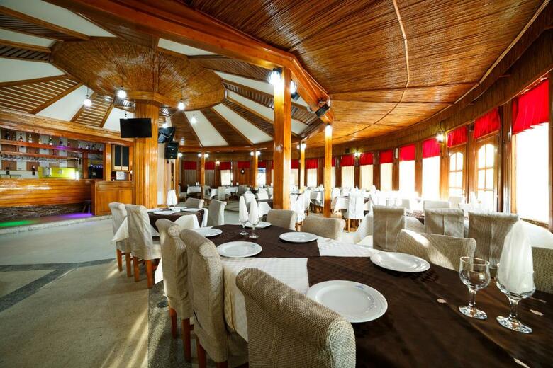 Insula Hotel