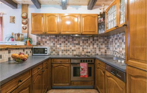 Four-bedroom Holiday Home In Velika Buna