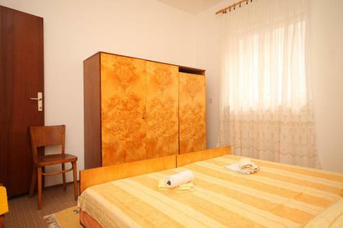 Apartments With A Parking Space Mrljane, Pasman - 8498