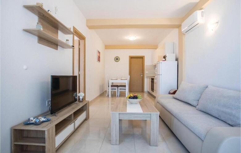 One-bedroom Apartment In Komarna