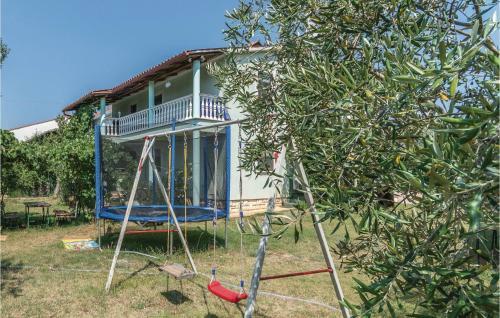 Two-bedroom Apartment In Fondole