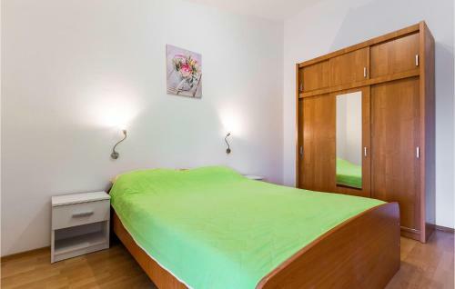 Two-bedroom Apartment In Fondole