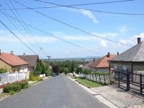 Apartment In Fonyod/balaton 35365