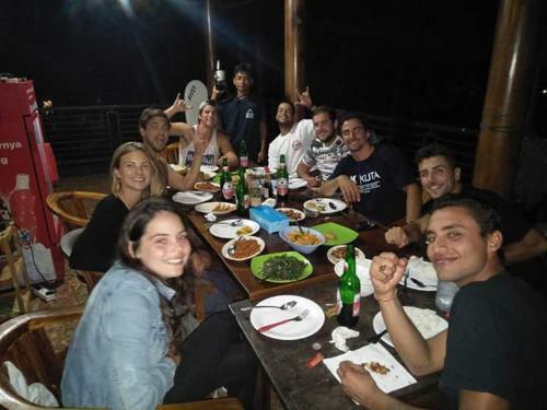 Hostal Arrys Watukarung Surfcamp