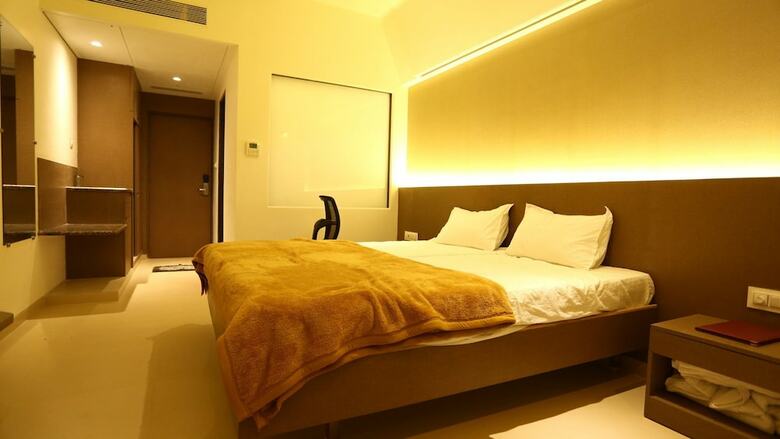 Hotel Grand Parivaar