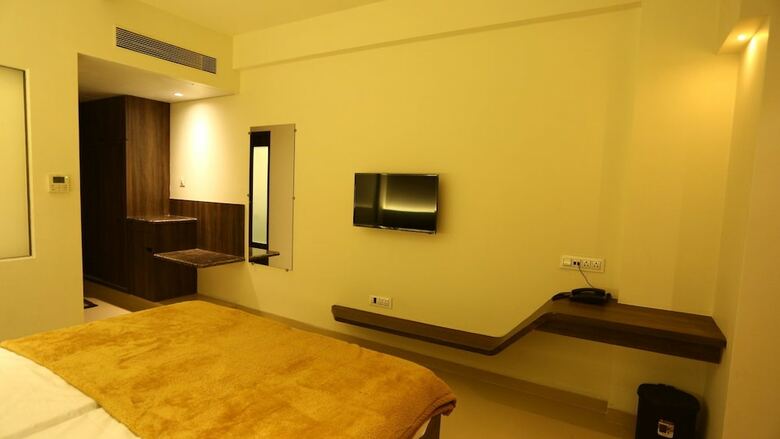 Hotel Grand Parivaar