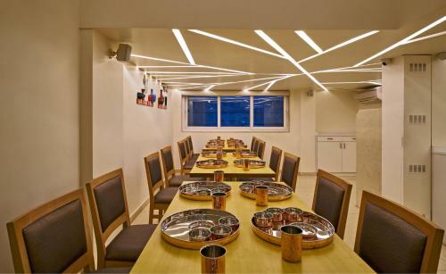 Hotel Atharv
