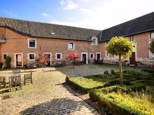 Hof Van Aken V