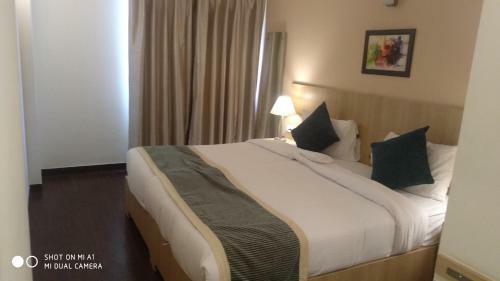 Hotel Starlit Suites