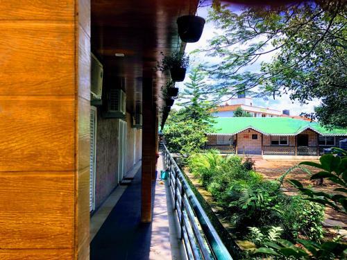 Hotel Rainforest Restaurant & Villas