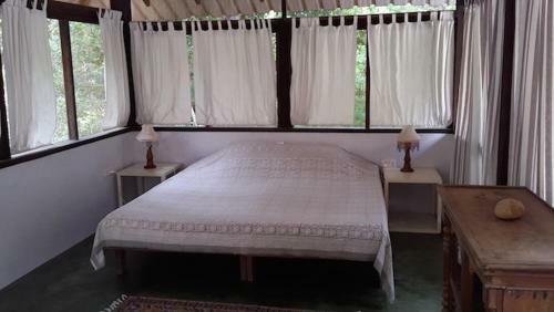 Hostal Isai Ambalam Guest House