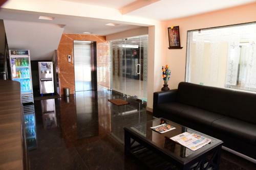 Lodge Shesha Kuteera
