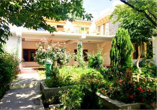 Hostal Tih A O Guest House & Home Stay