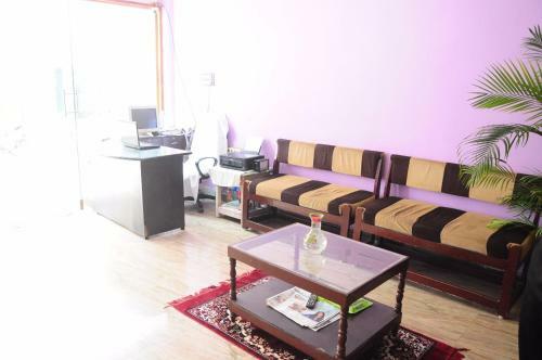 Lodge Sgs Residency
