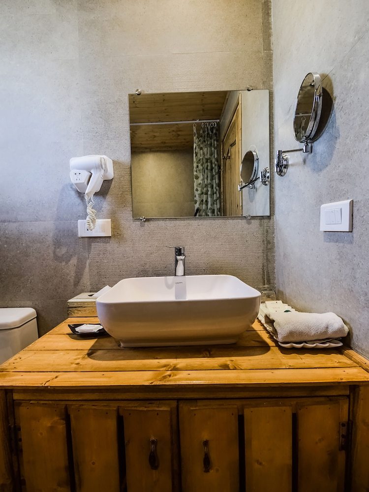 Hotel Bamboo Saa Resort & Spa