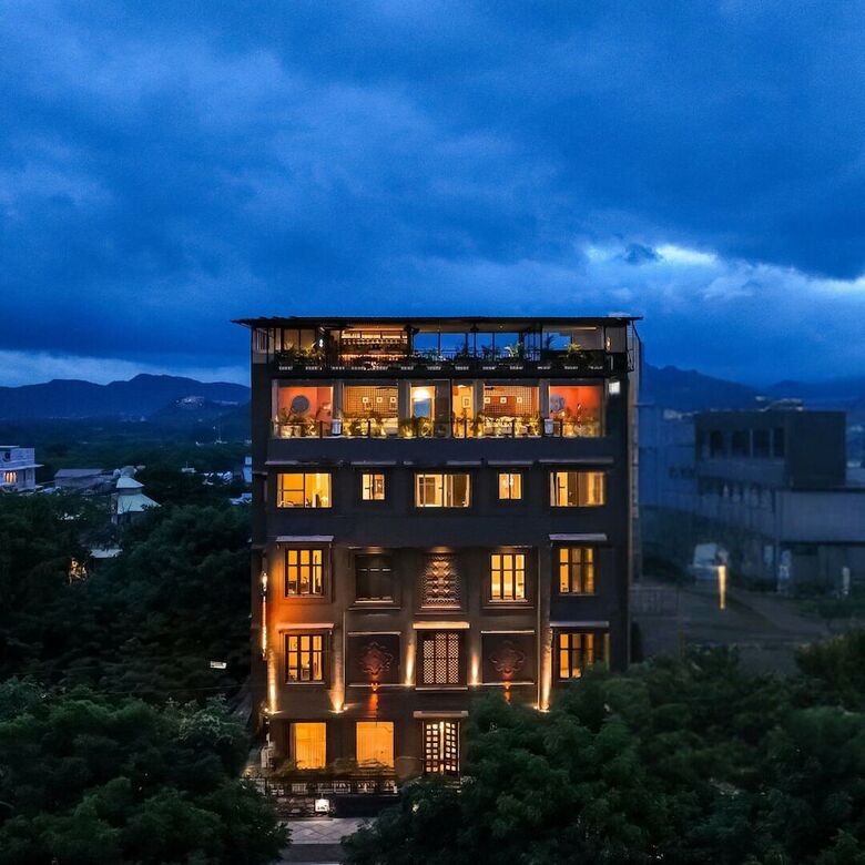 Hotel Viaan