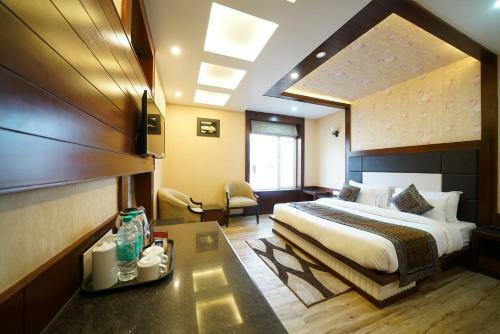 Hotel Square Inn