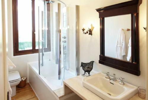 Bastia Villa Sleeps 9 Pool Air Con Wifi