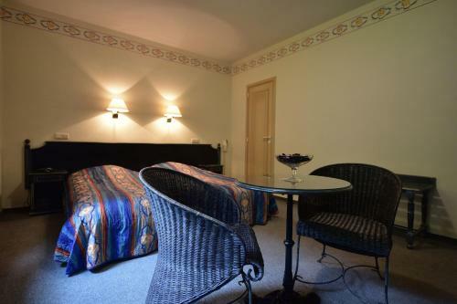 Hotel H�tel Moulin de La Strument