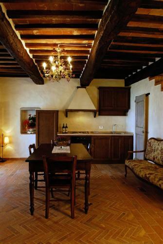 Battifolle-ruscello-poggiola Villa Sleeps 8 Pool