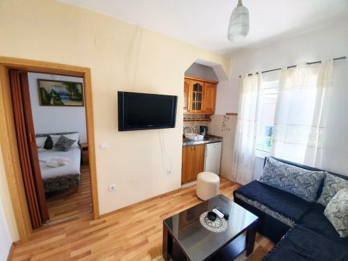 Hostal Apartments Cota Guesthouse