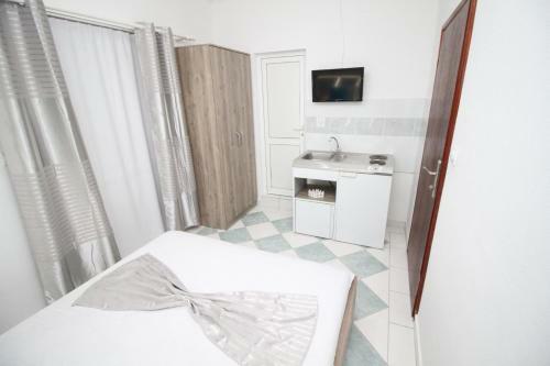 Hostal Apartments Cota Guesthouse