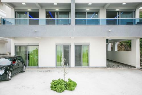 Zara Apartments