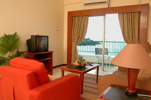 Hotel Rainbow Paradise Beach Resort