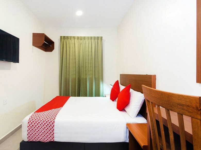 Oyo 710 Lawten Hotel