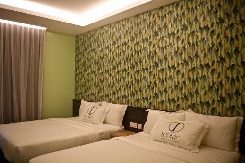 Iconic Suites & Pods Hotel