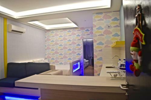 Iconic Suites & Pods Hotel