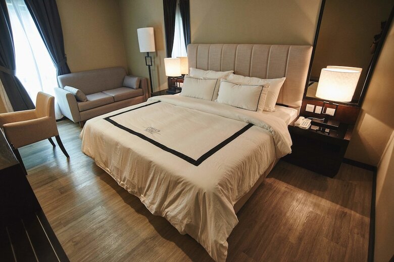 Corsica Hotel