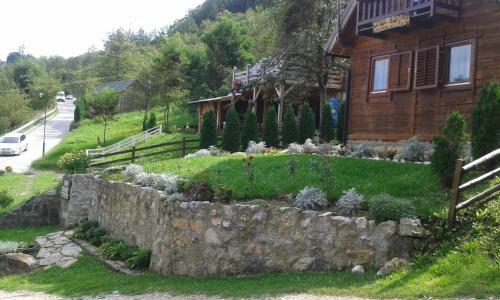 Hostal Guest House Villa Jovi?i?