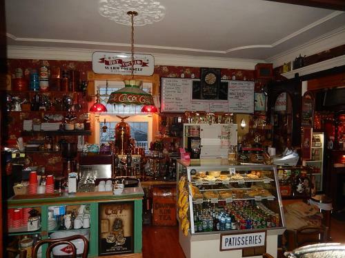 Bed & Breakfast G�te Et Caf� de La Tour