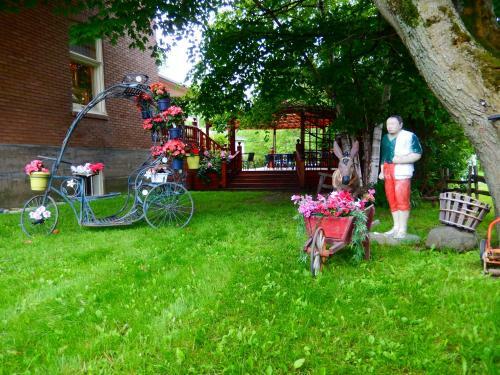 Bed & Breakfast G�te Et Caf� de La Tour