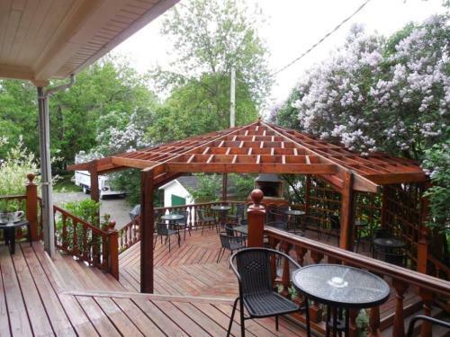 Bed & Breakfast G�te Et Caf� de La Tour