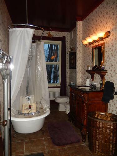 Bed & Breakfast G�te Et Caf� de La Tour