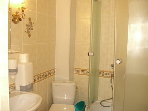 Yakor Hotel